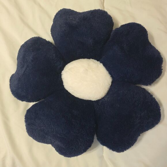 Decorative Flower & Star Pillows for Kids Room - Picture 2 of 5